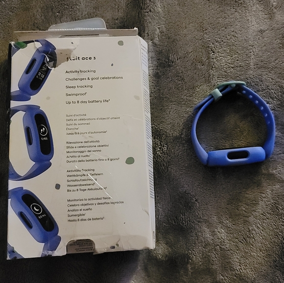 Fitbit Ace 3 Activity-Tracker for Kids 6+, Blue Astro Green, One Size - Picture 3 of 6